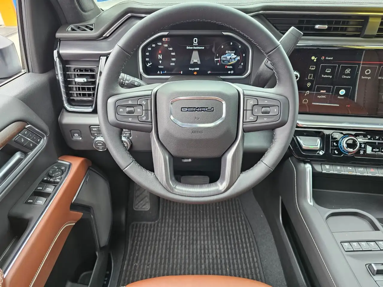 GMC Sierra 3500HD снимка GMC Sierra 3500HD