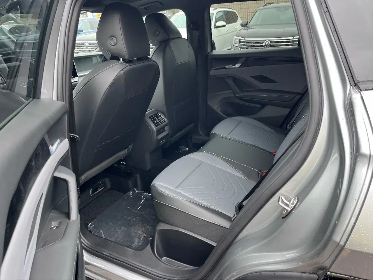 Volkswagen Tiguan photo Volkswagen Tiguan