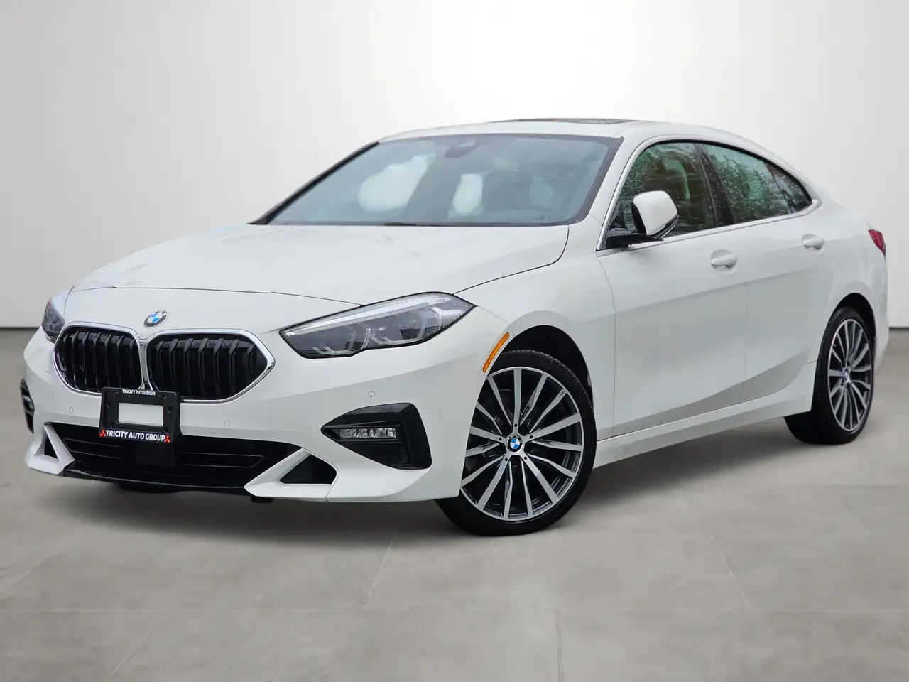 BMW 2 Series снимка BMW 2 Series