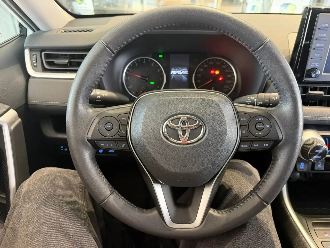 Toyota RAV 4 снимка Toyota RAV 4