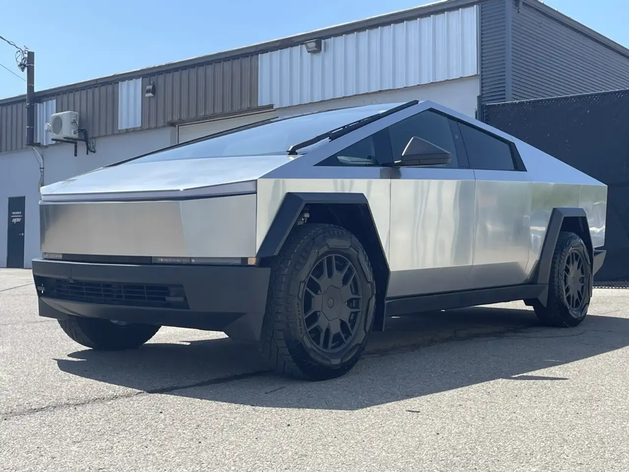 Tesla Cybertruck photo Tesla Cybertruck