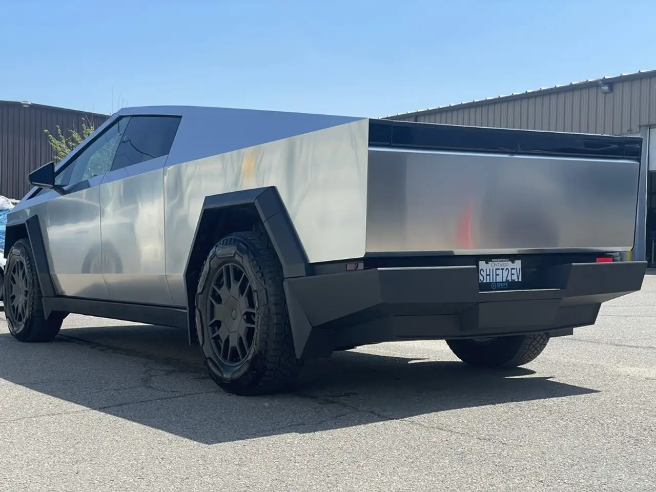 Tesla Cybertruck photo Tesla Cybertruck