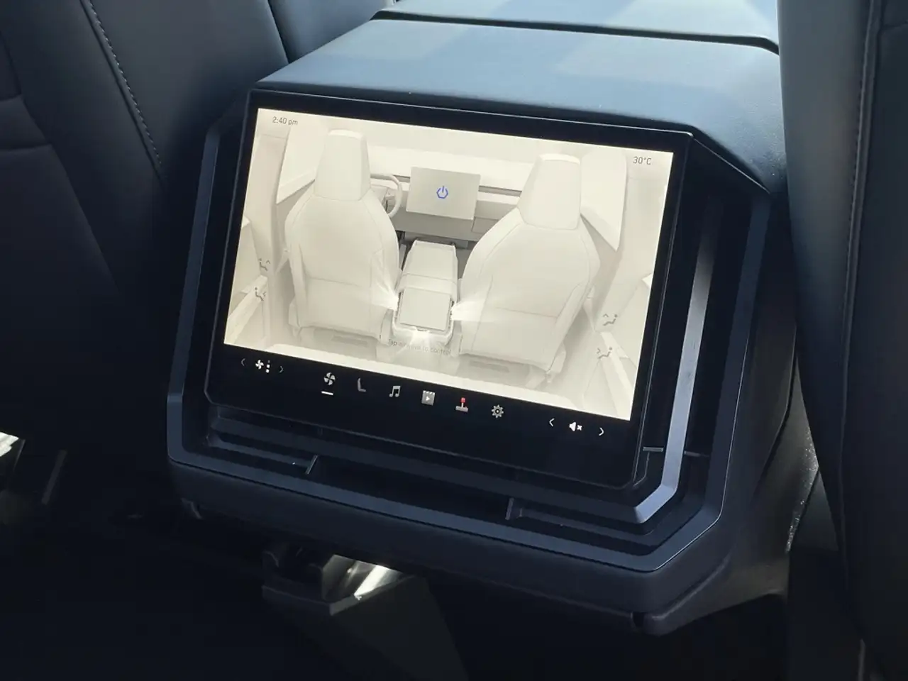 Tesla Cybertruck photo Tesla Cybertruck