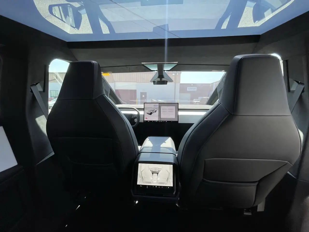 Tesla Cybertruck photo Tesla Cybertruck