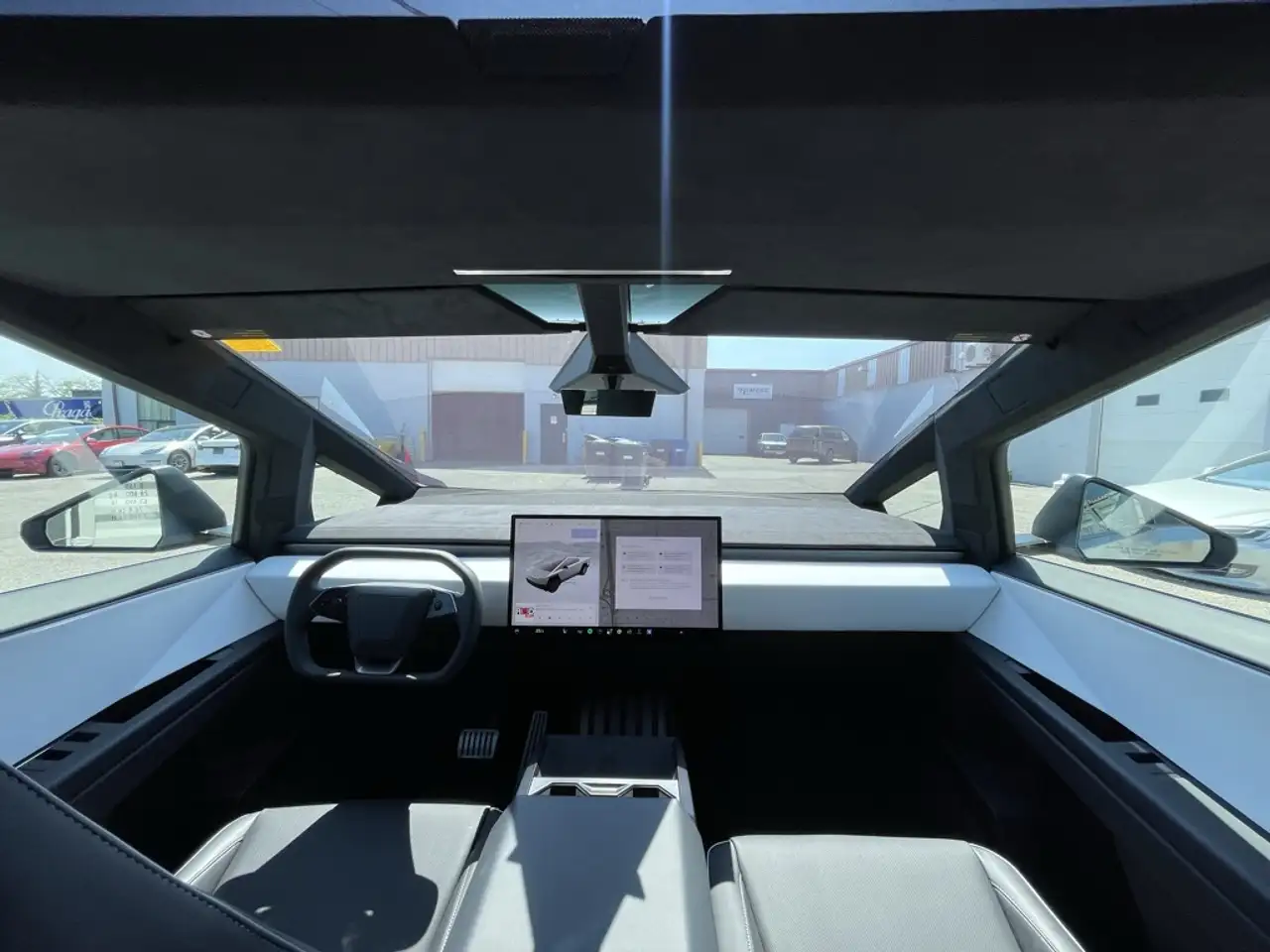Tesla Cybertruck photo Tesla Cybertruck