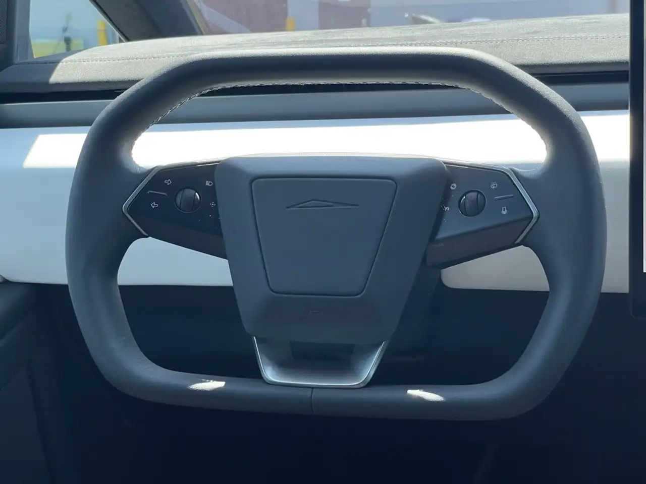Tesla Cybertruck photo Tesla Cybertruck
