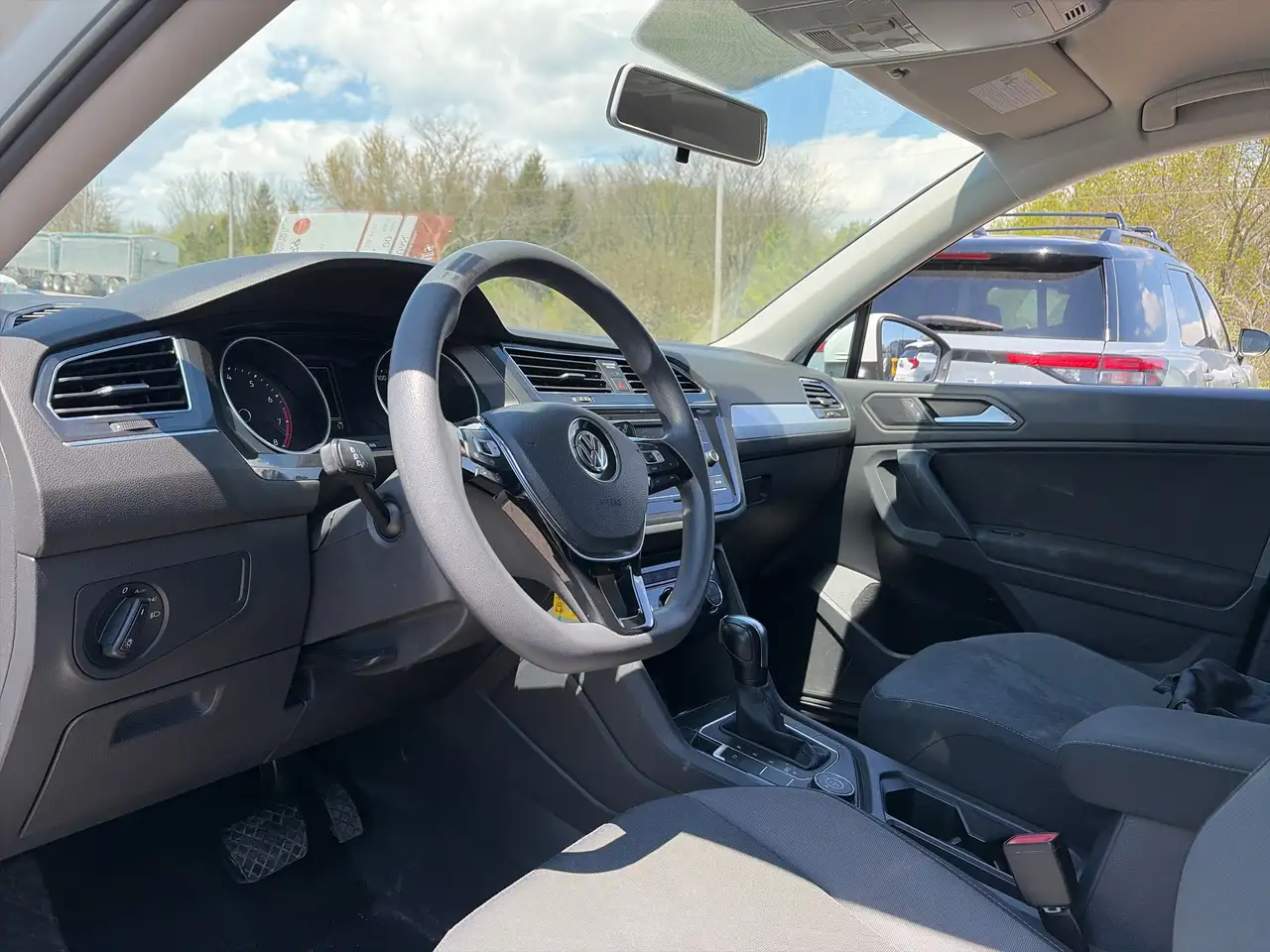 Volkswagen Tiguan снимка Volkswagen Tiguan