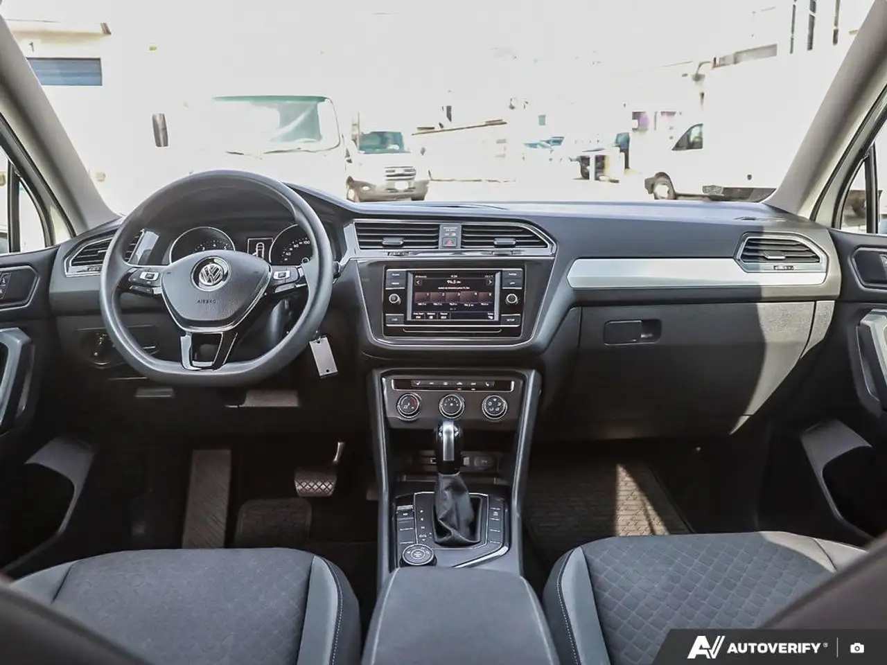 Volkswagen Tiguan снимка Volkswagen Tiguan