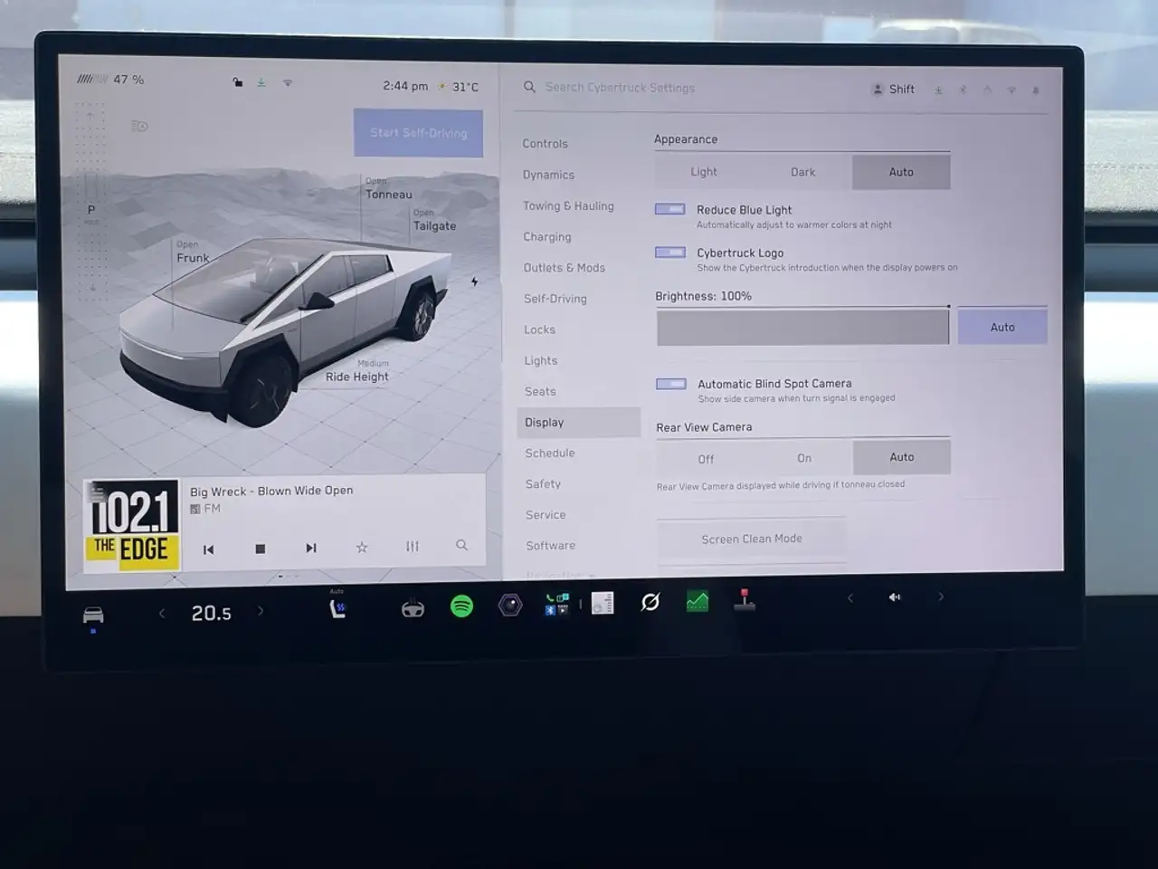 Tesla Cybertruck photo Tesla Cybertruck