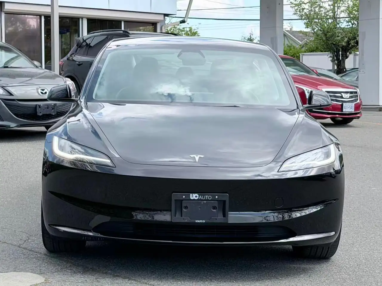 Tesla Model 3 снимка Tesla Model 3