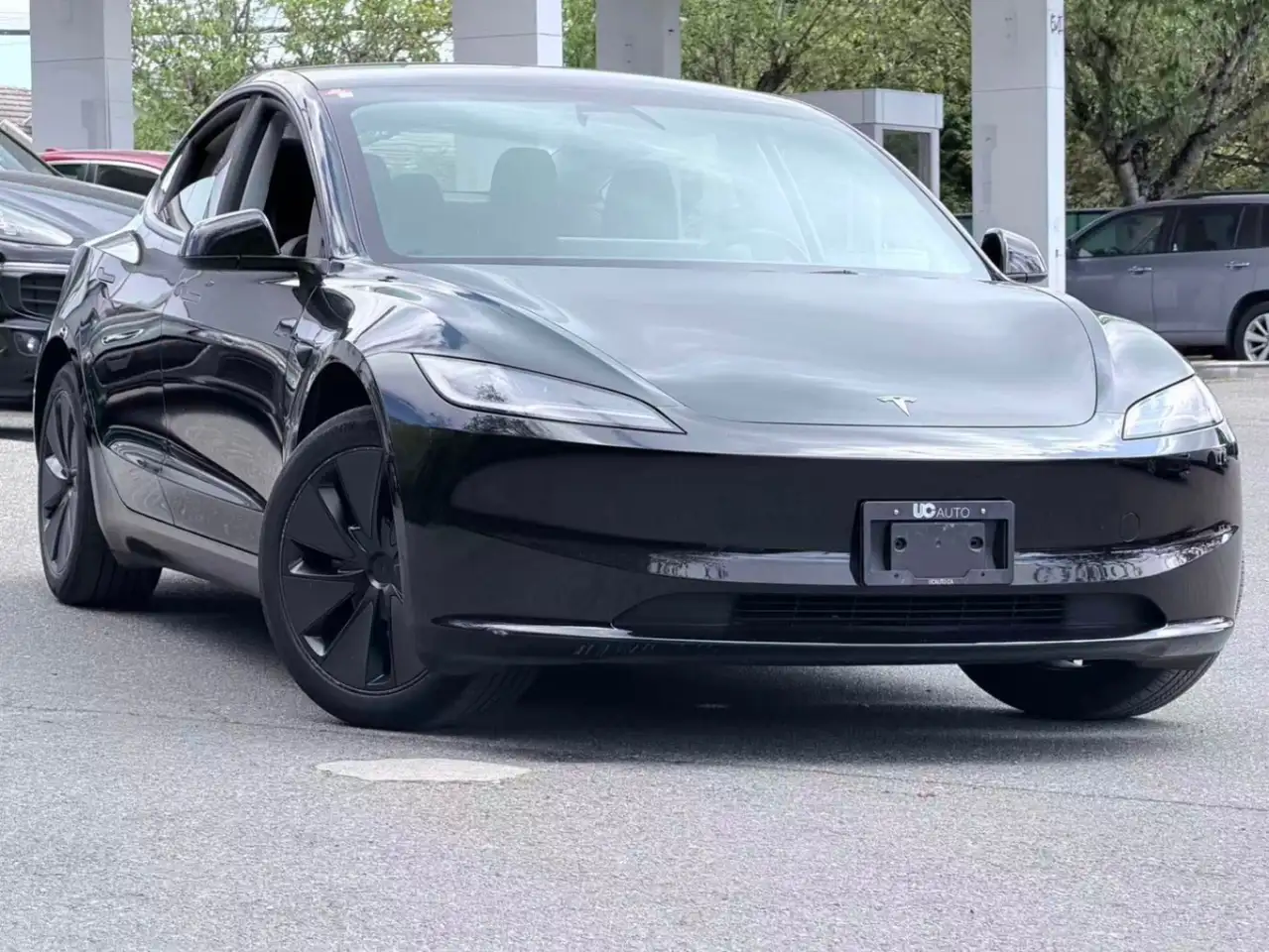 Tesla Model 3 снимка Tesla Model 3