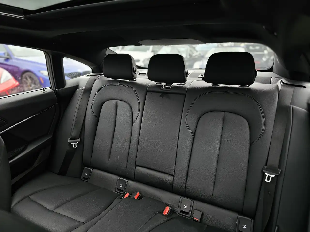 BMW 2 Series снимка BMW 2 Series