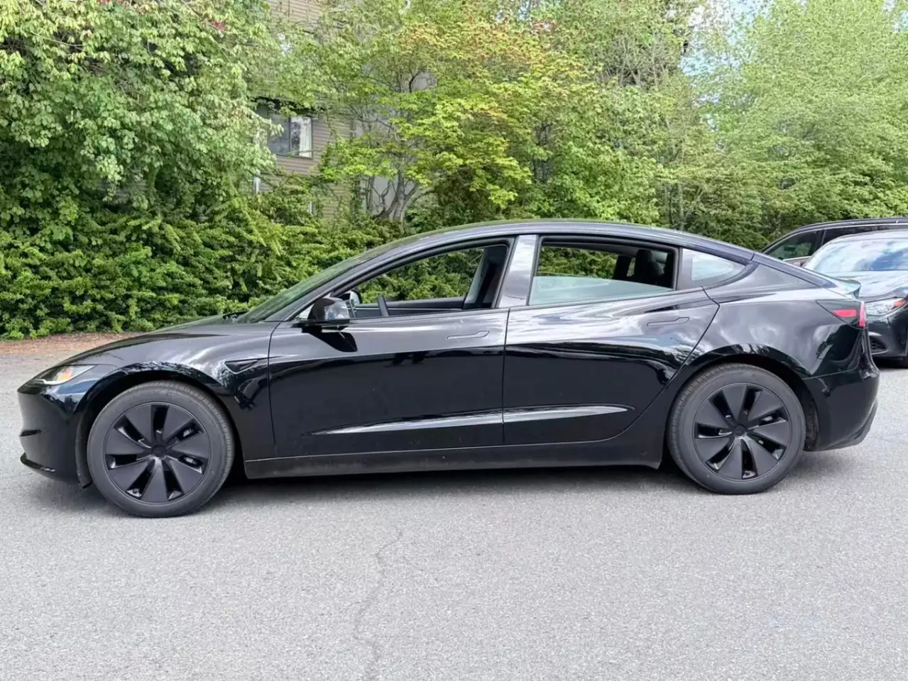 Tesla Model 3 снимка Tesla Model 3