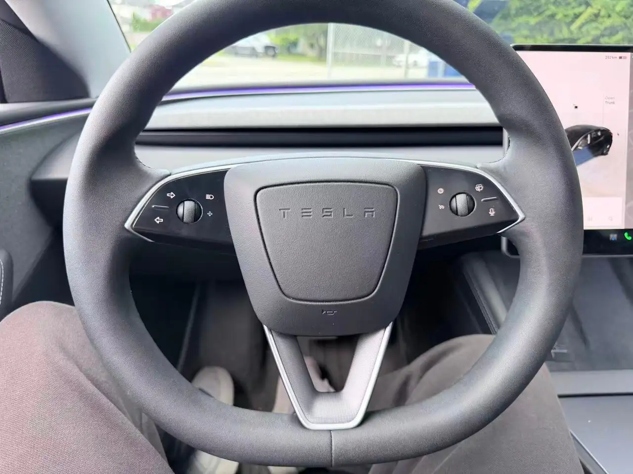 Tesla Model 3 снимка Tesla Model 3