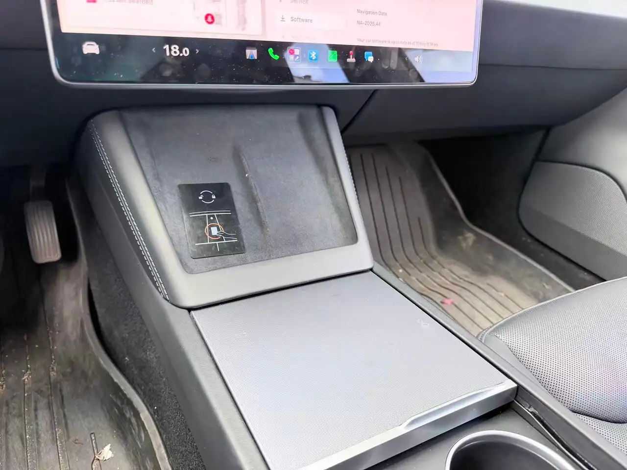 Tesla Model 3 снимка Tesla Model 3