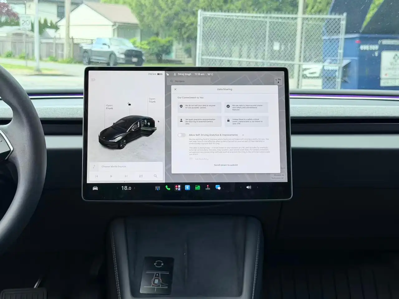 Tesla Model 3 снимка Tesla Model 3