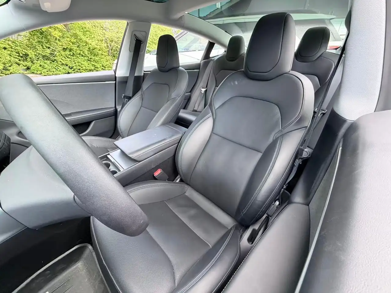 Tesla Model 3 снимка Tesla Model 3