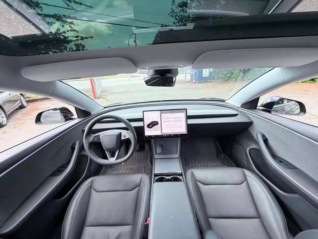 Tesla Model 3 снимка Tesla Model 3