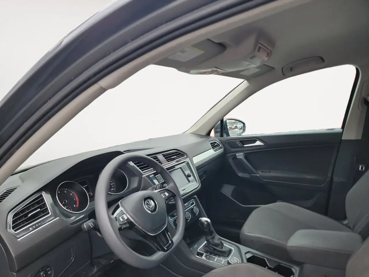 Volkswagen Tiguan снимка Volkswagen Tiguan