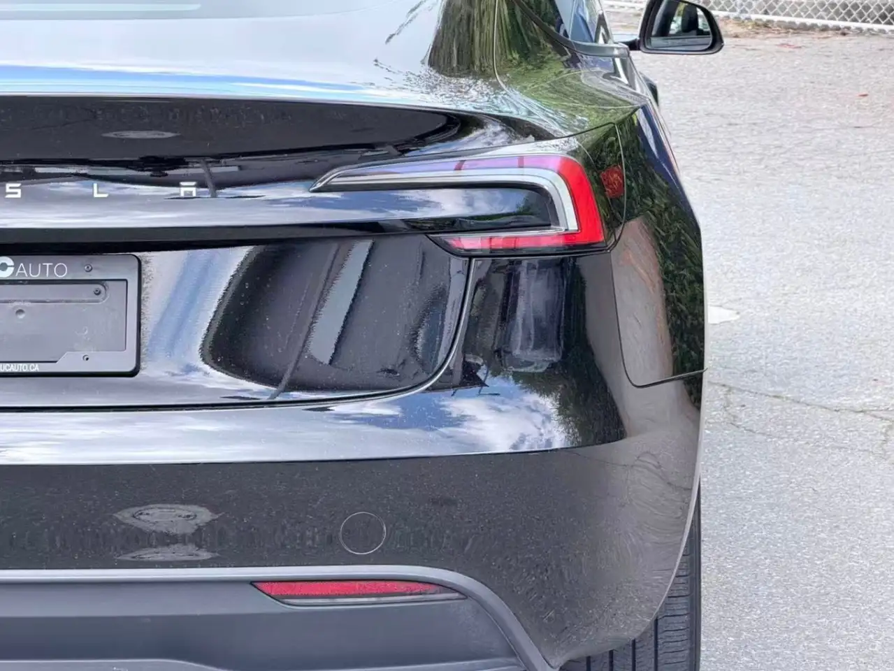 Tesla Model 3 снимка Tesla Model 3