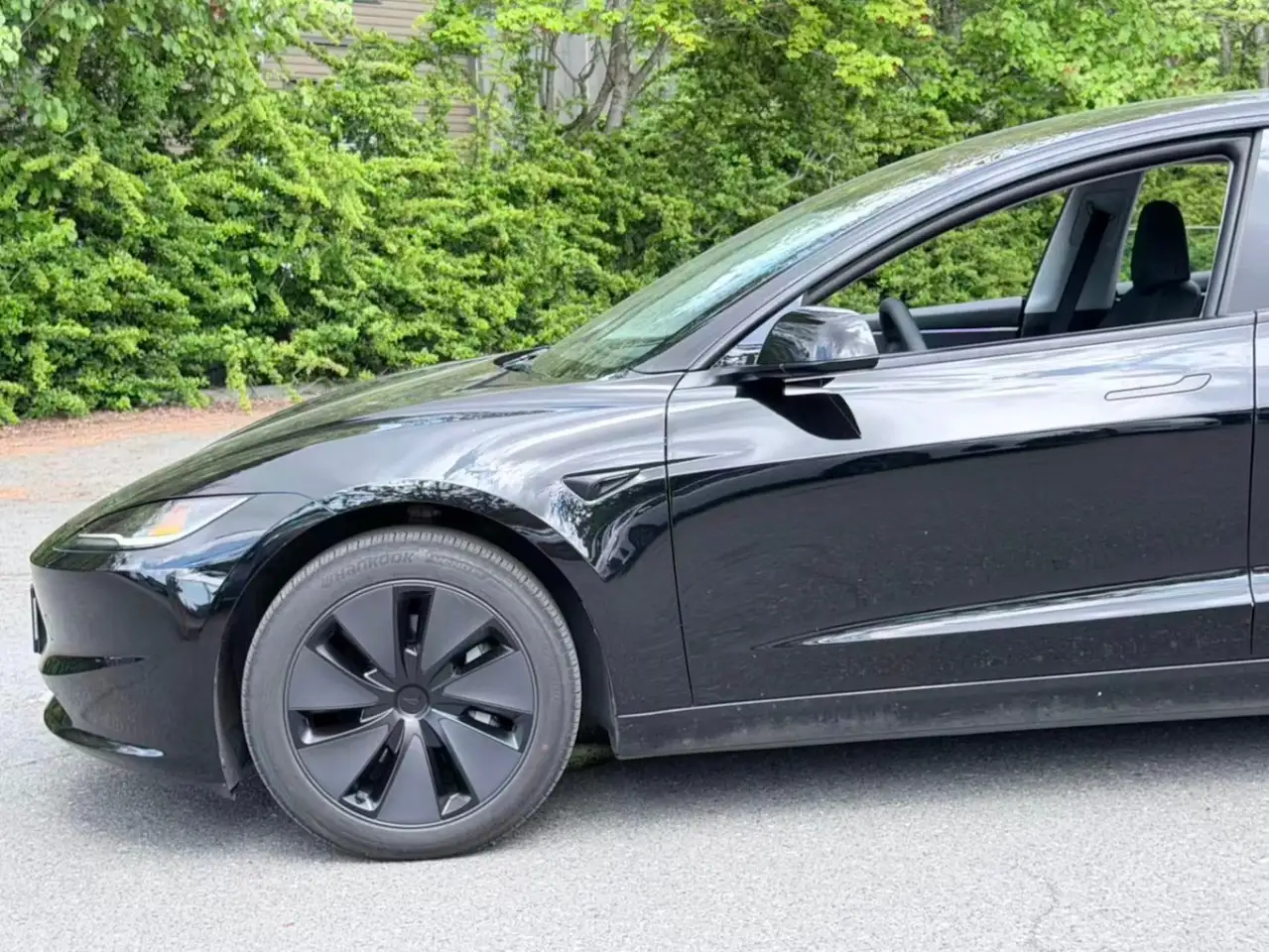Tesla Model 3 снимка Tesla Model 3