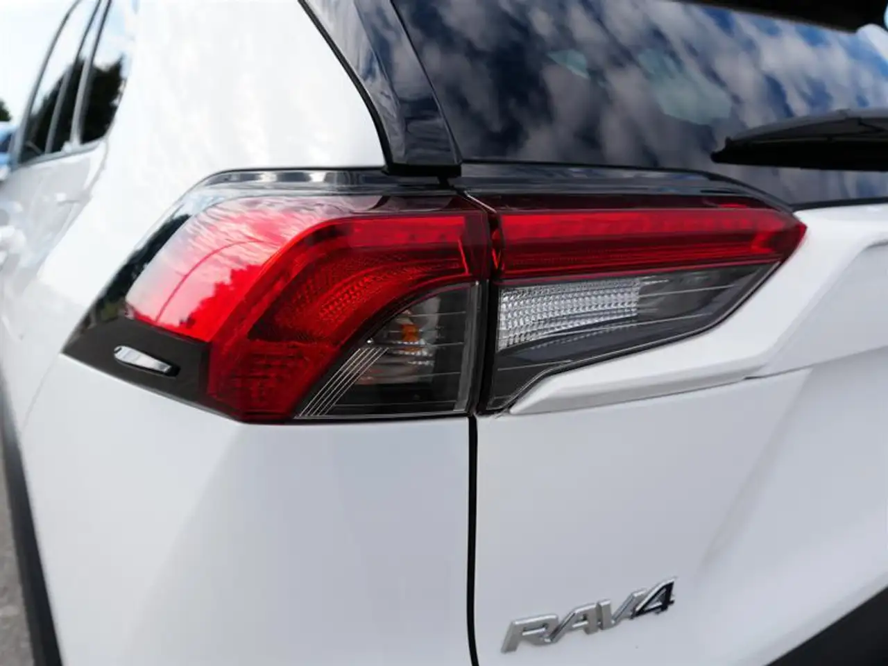 Toyota RAV 4 снимка Toyota RAV 4
