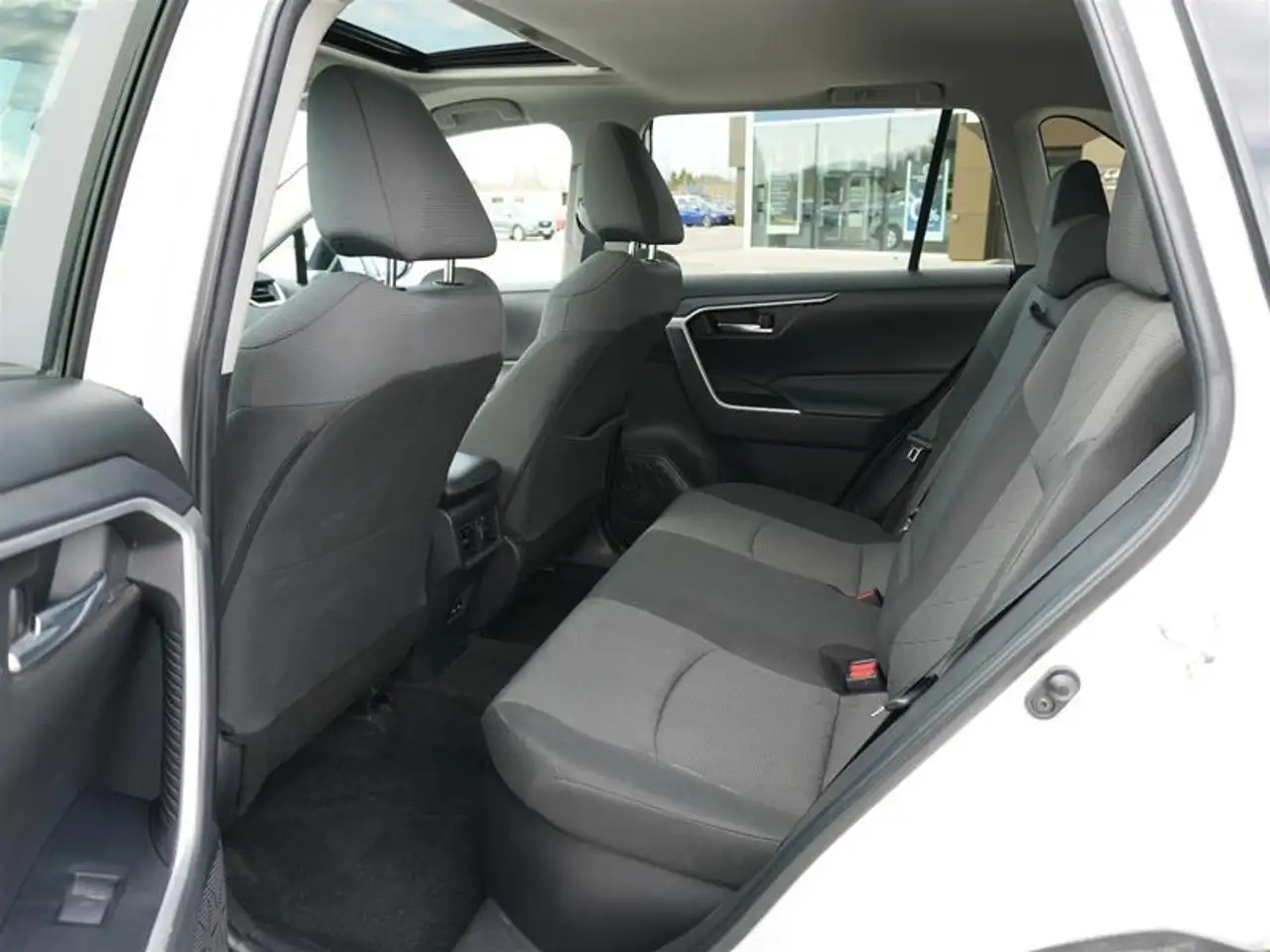 Toyota RAV 4 снимка Toyota RAV 4