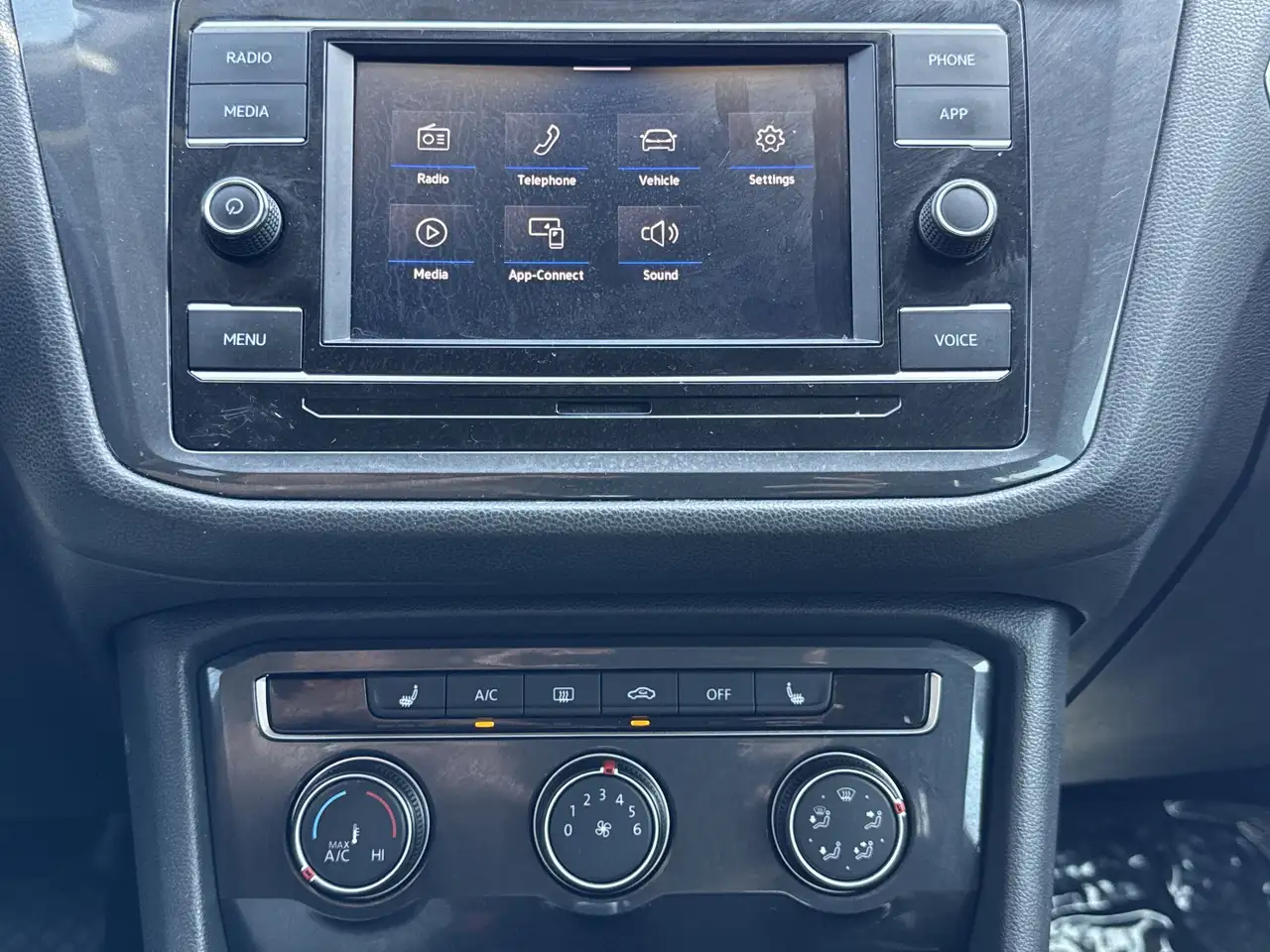 Volkswagen Tiguan снимка Volkswagen Tiguan
