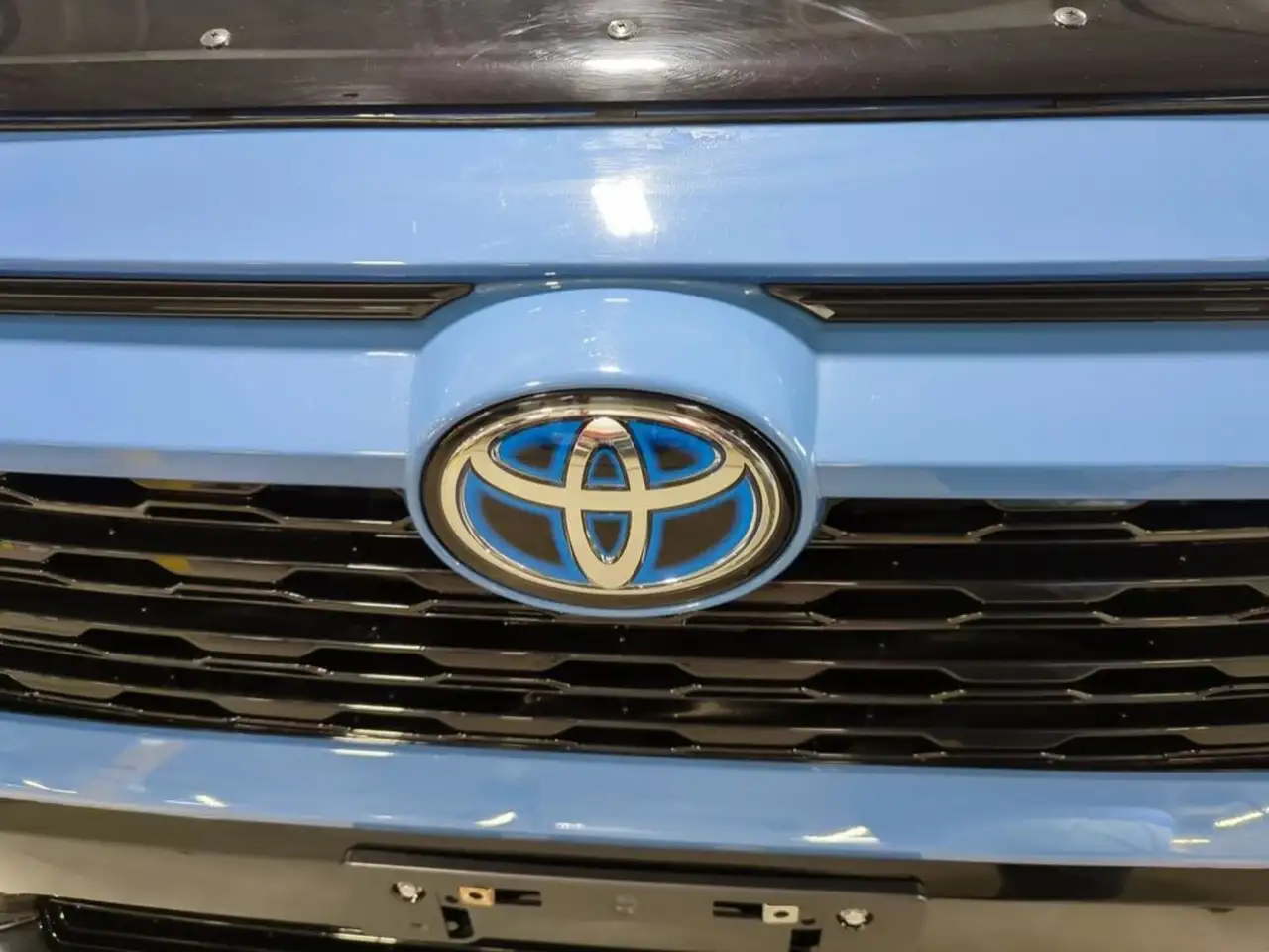 Toyota RAV 4 снимка Toyota RAV 4