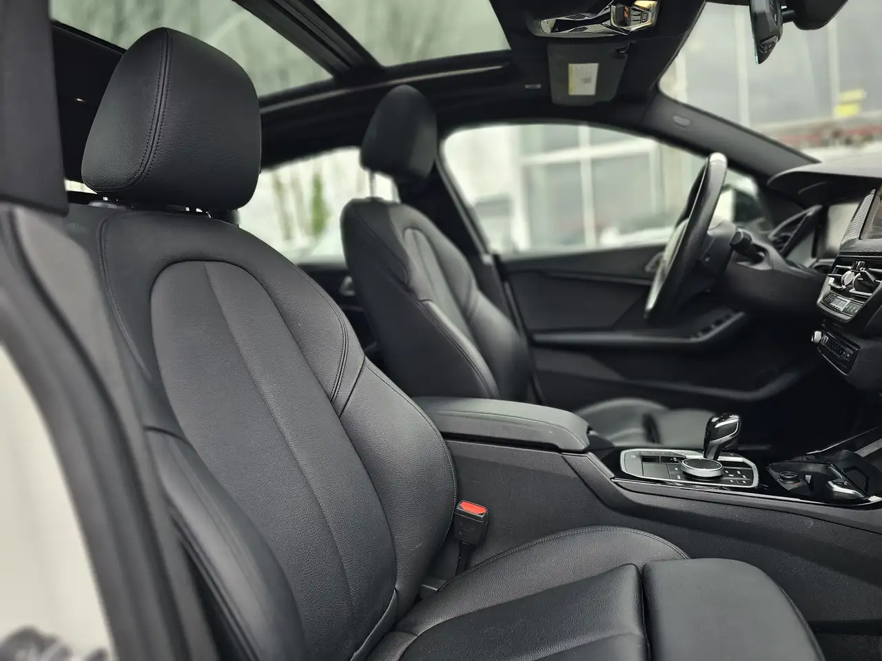 BMW 2 Series снимка BMW 2 Series