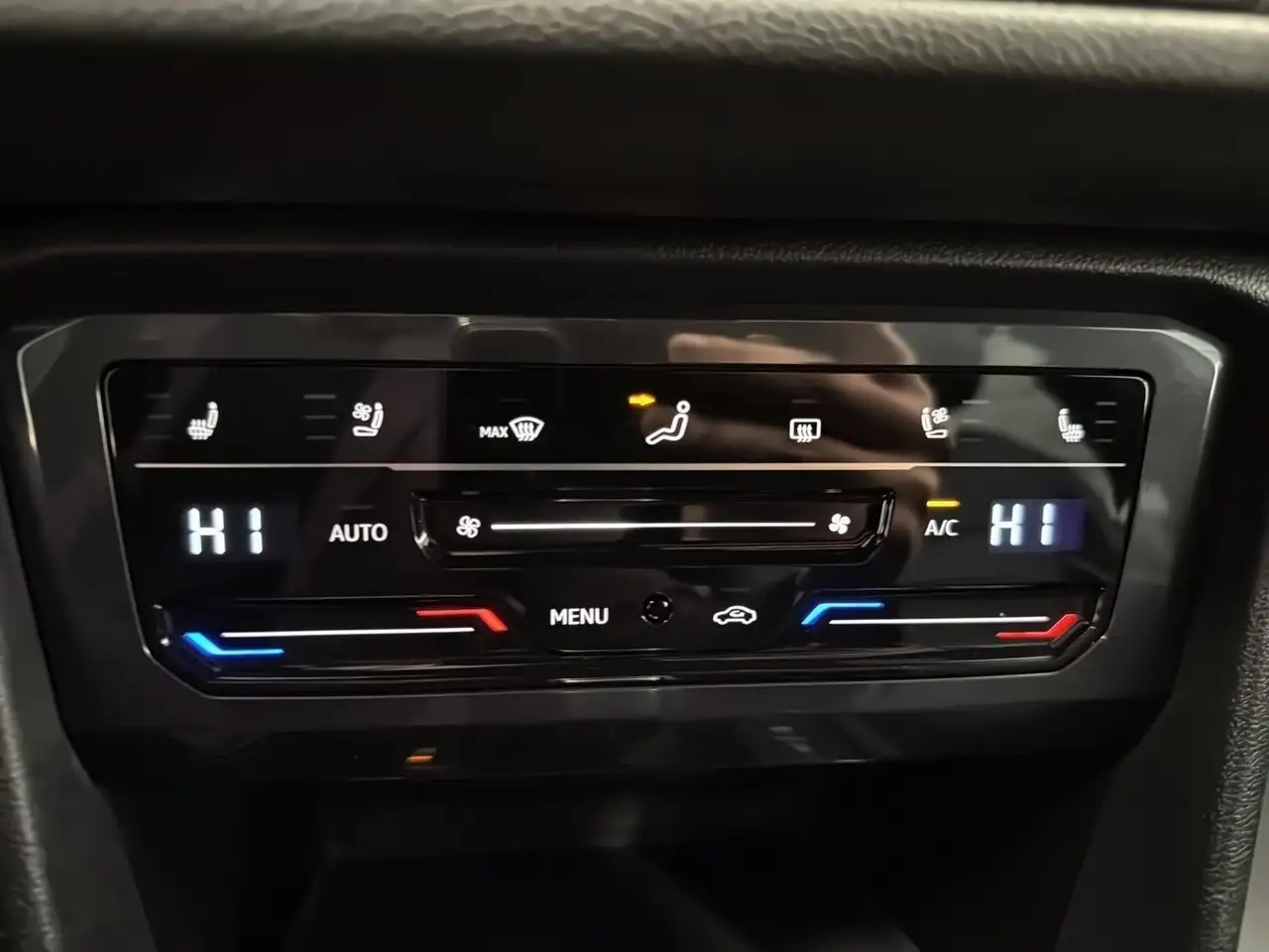 Volkswagen Tiguan снимка Volkswagen Tiguan