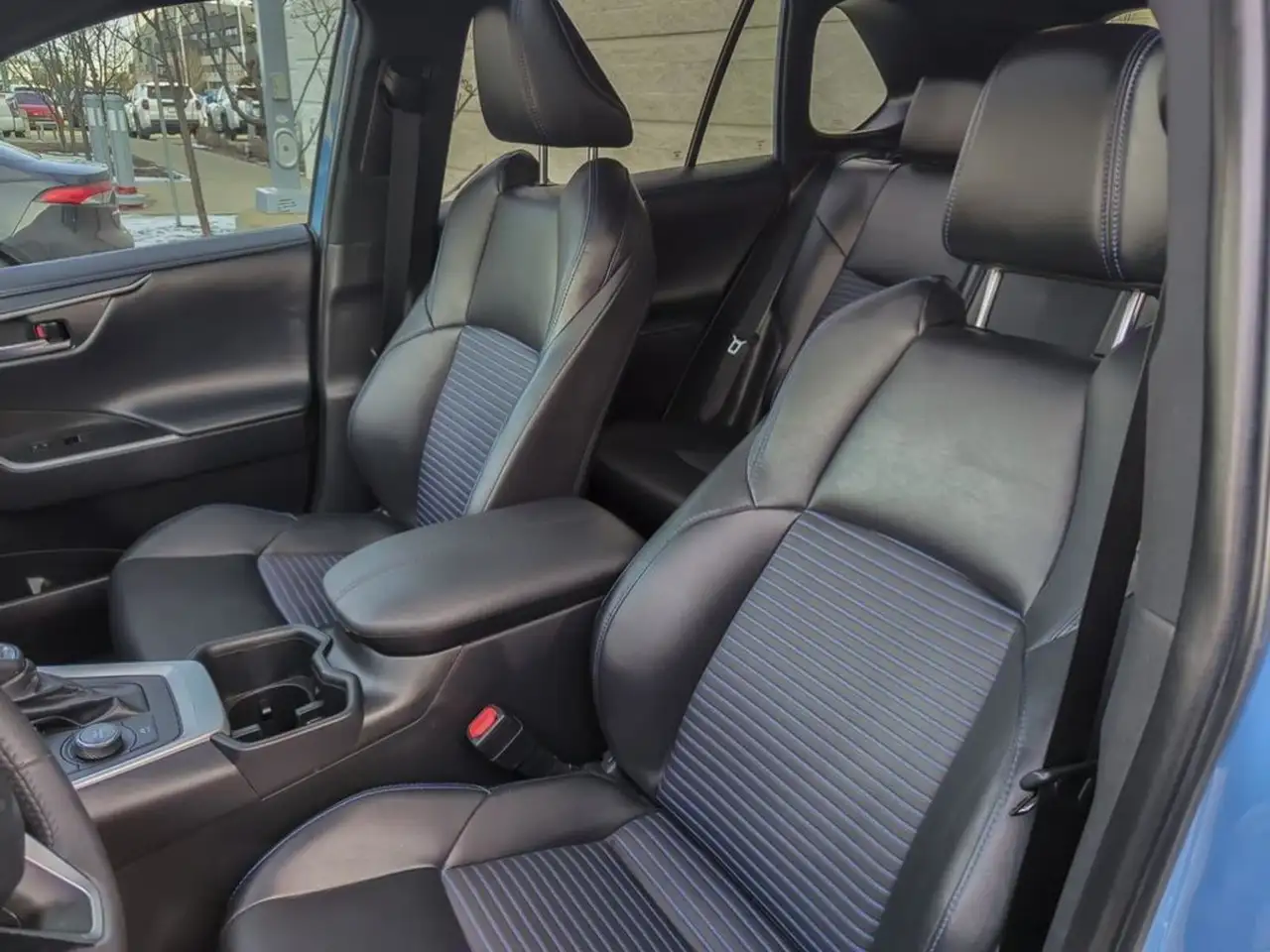 Toyota RAV 4 снимка Toyota RAV 4