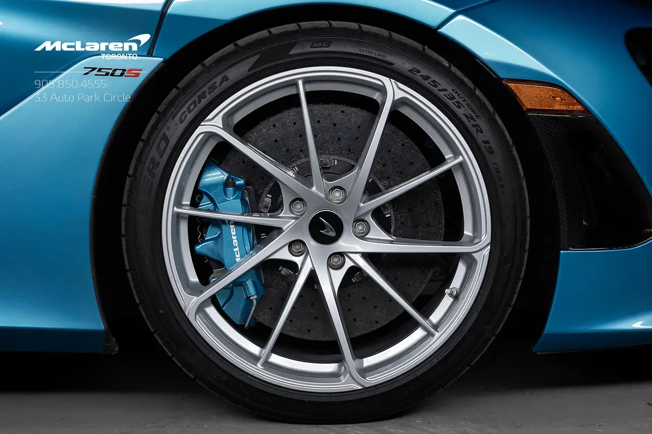 McLaren 750S снимка McLaren 750S