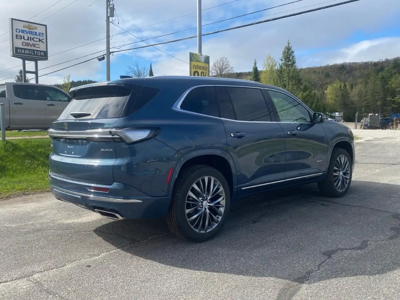 Buick Enclave снимка Buick Enclave