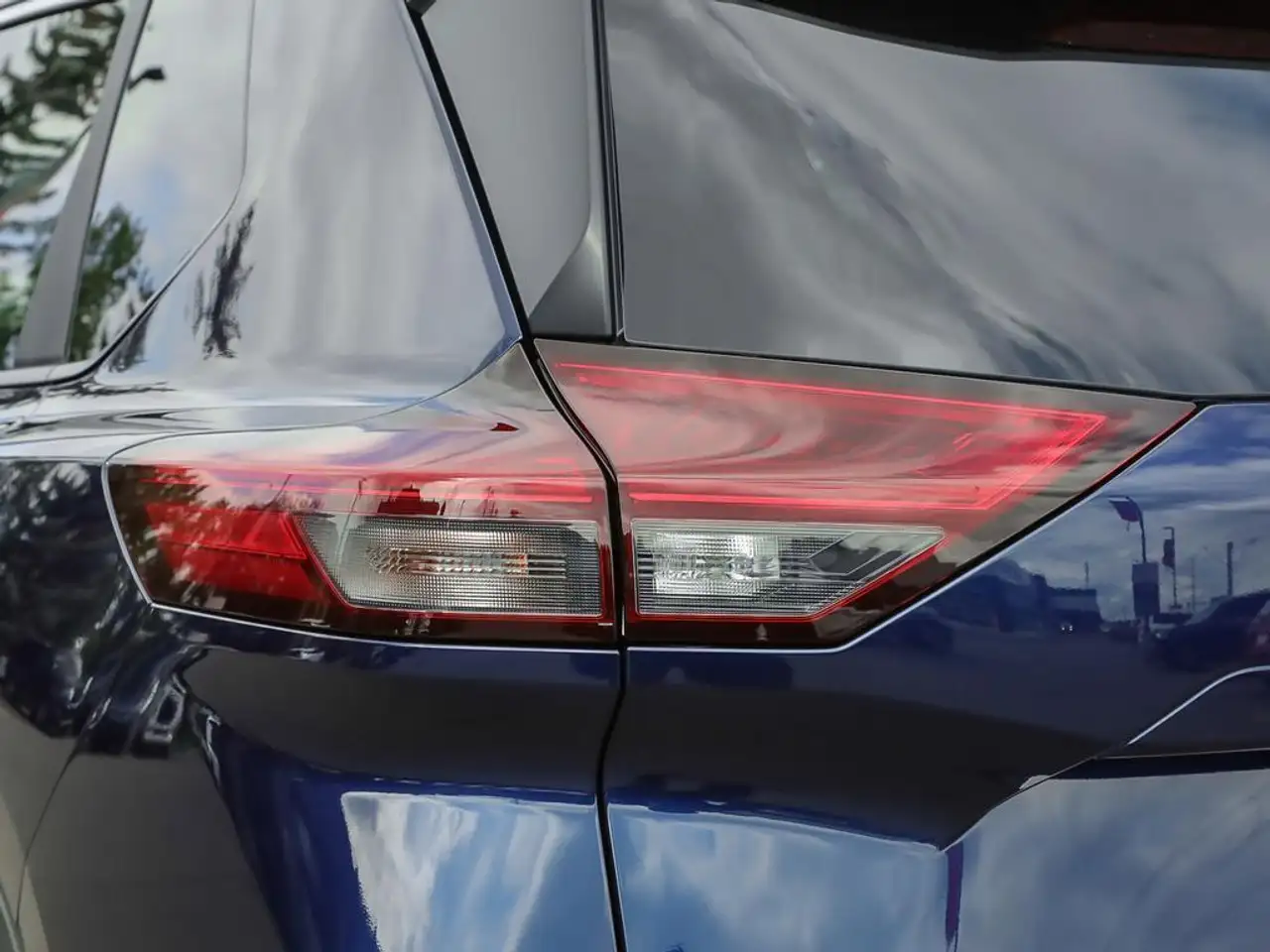 Nissan Rogue снимка Nissan Rogue