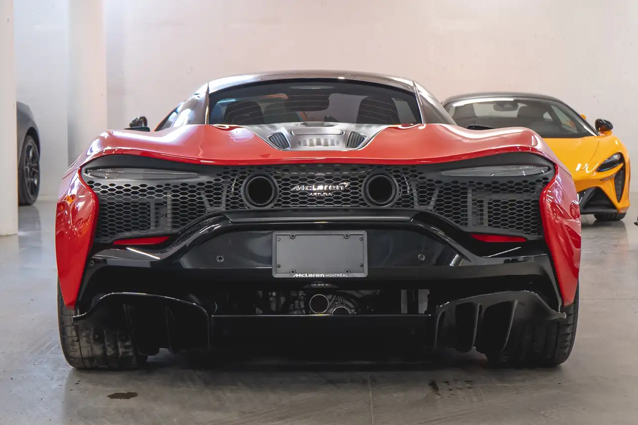 McLaren Artura снимка McLaren Artura
