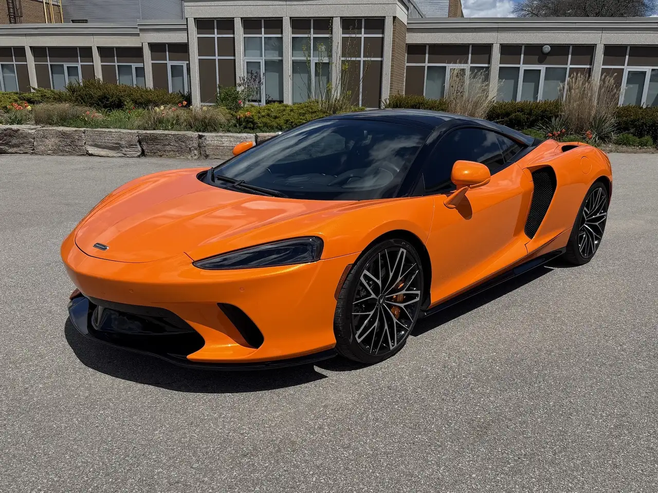 2023 McLaren GT