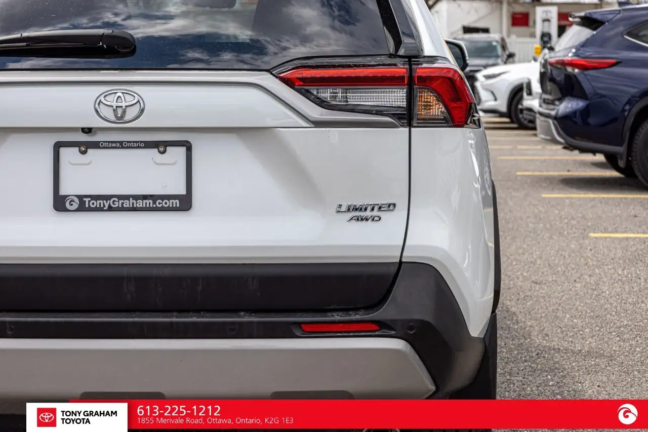 Toyota RAV 4 снимка Toyota RAV 4