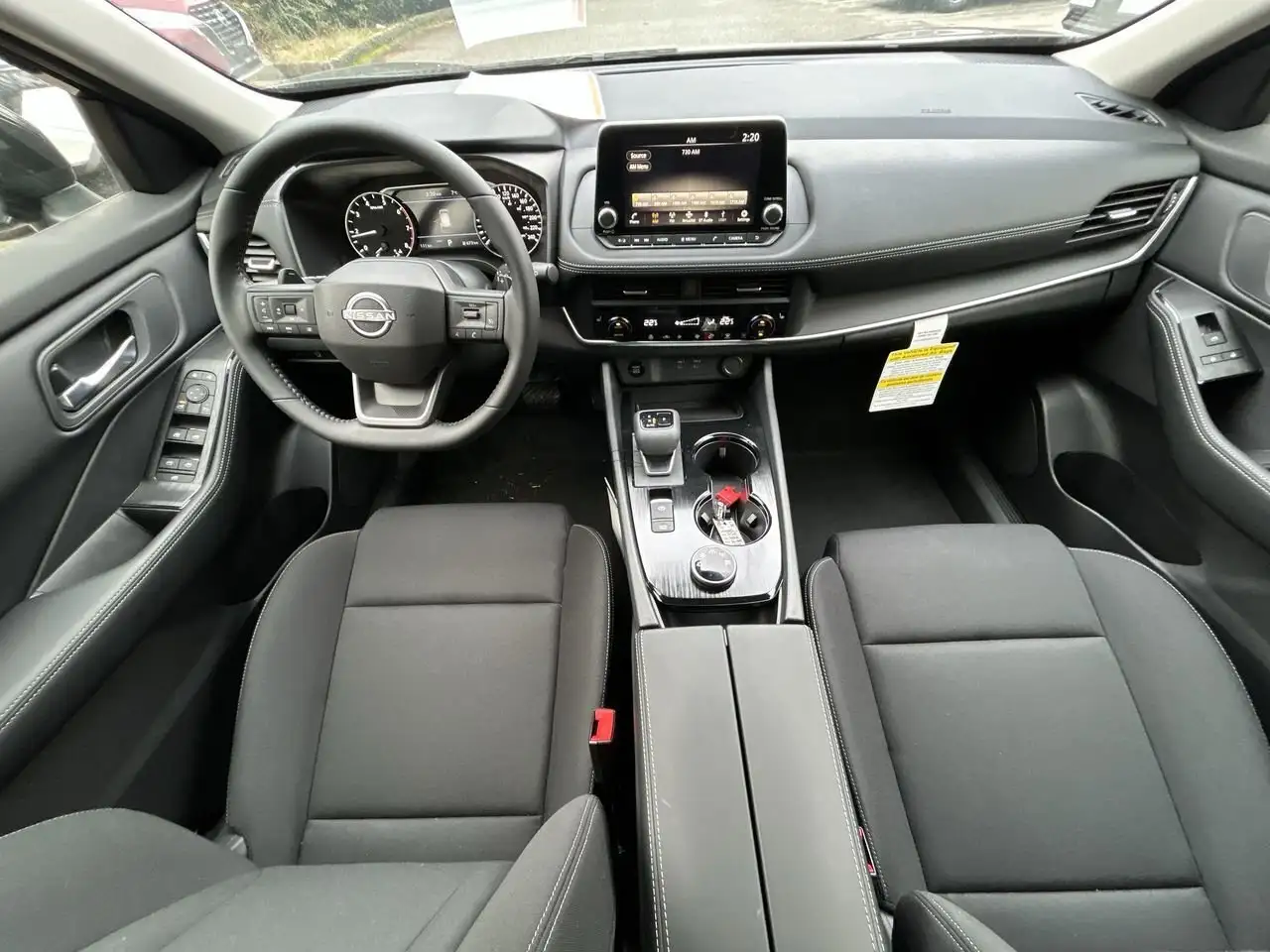 Nissan Rogue снимка Nissan Rogue