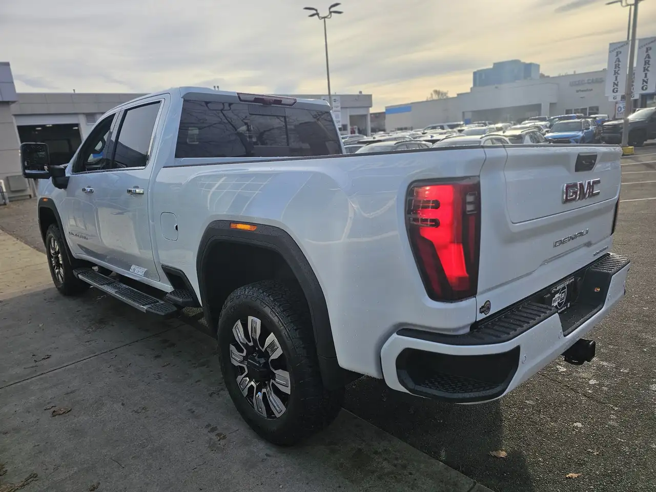GMC Sierra 3500HD снимка GMC Sierra 3500HD