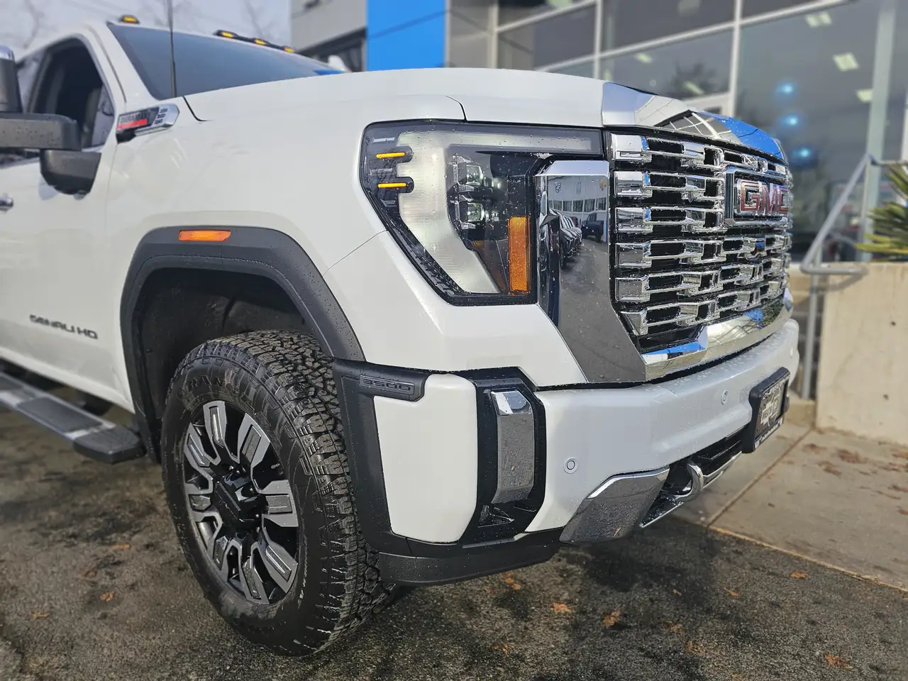 GMC Sierra 3500HD снимка GMC Sierra 3500HD