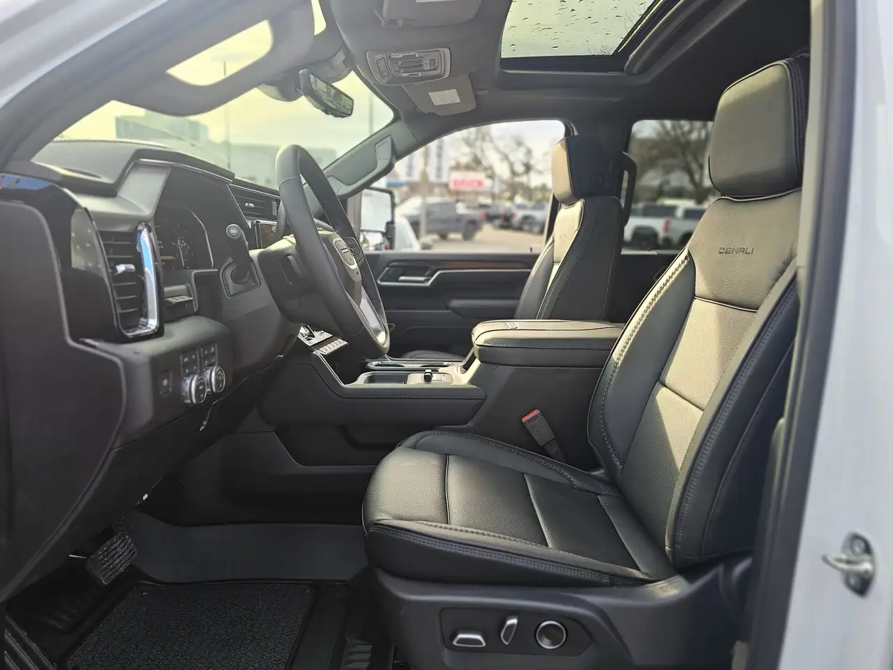 GMC Sierra 3500HD снимка GMC Sierra 3500HD