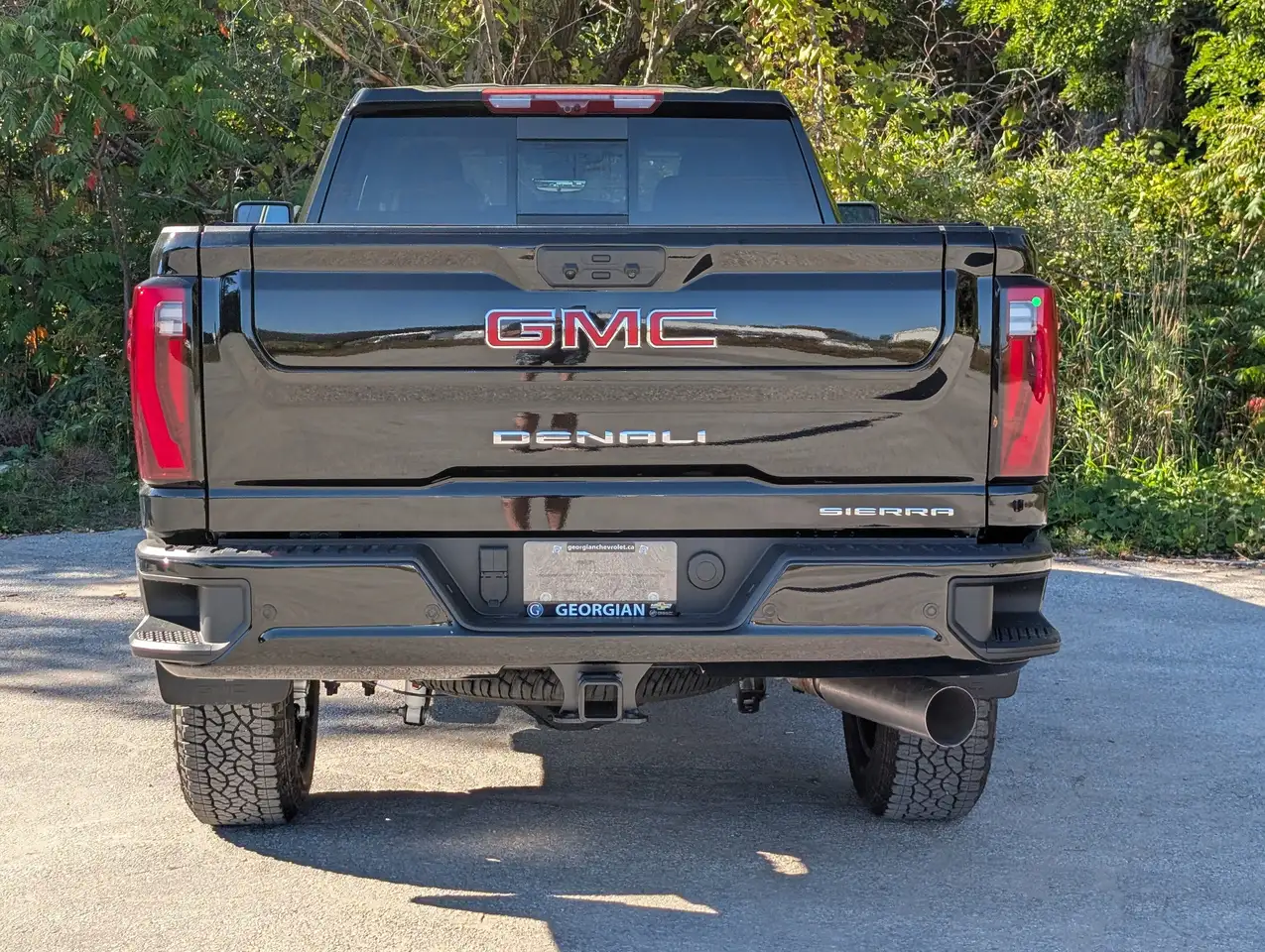 GMC Sierra 3500HD снимка GMC Sierra 3500HD