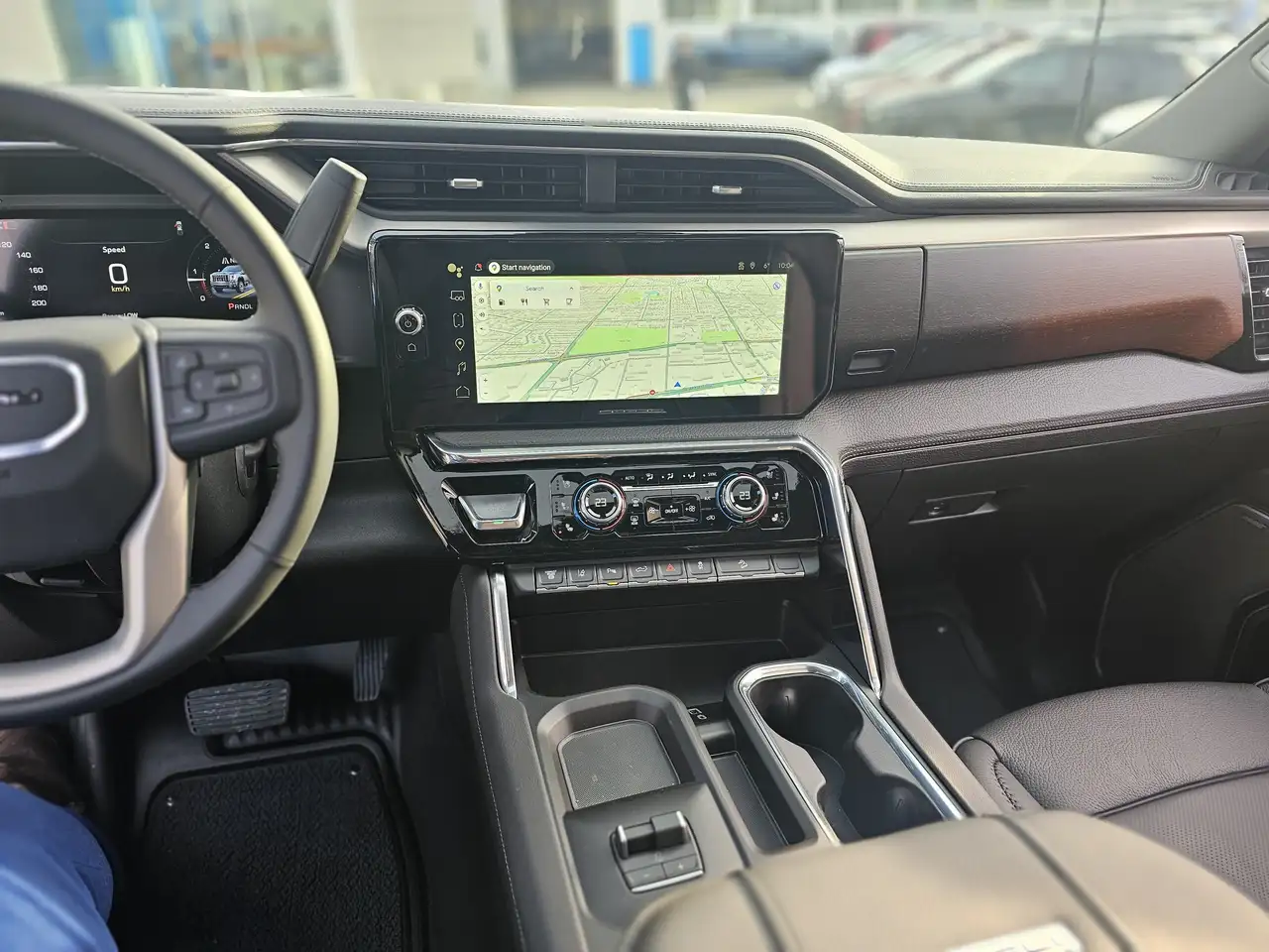 GMC Sierra 3500HD снимка GMC Sierra 3500HD