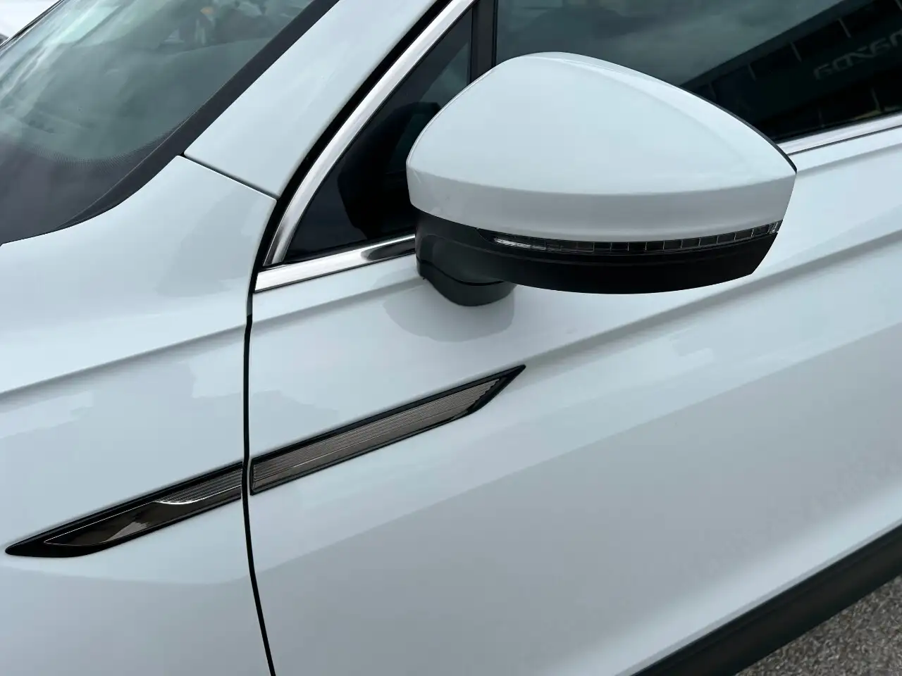 Volkswagen Tiguan снимка Volkswagen Tiguan