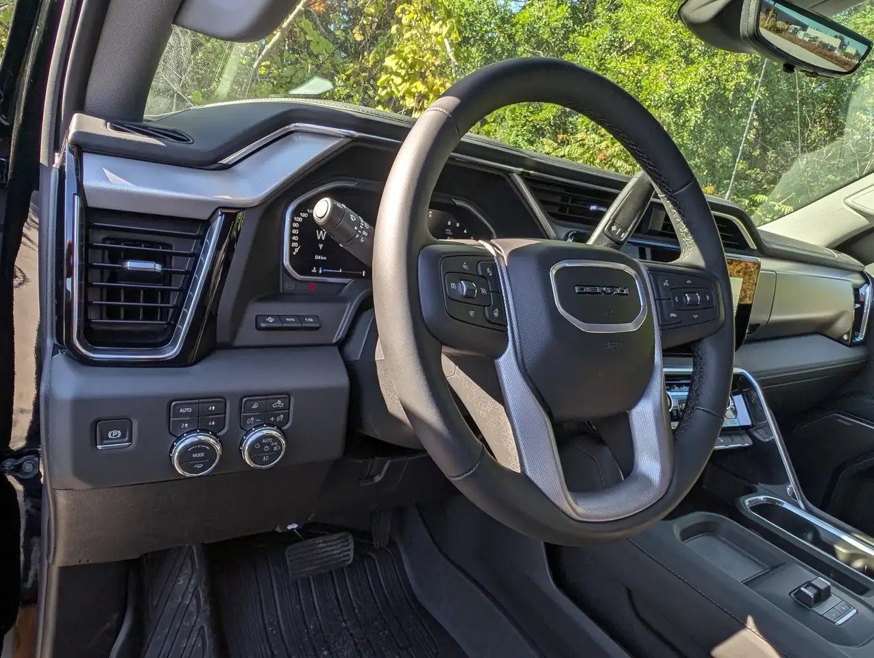 GMC Sierra 3500HD снимка GMC Sierra 3500HD