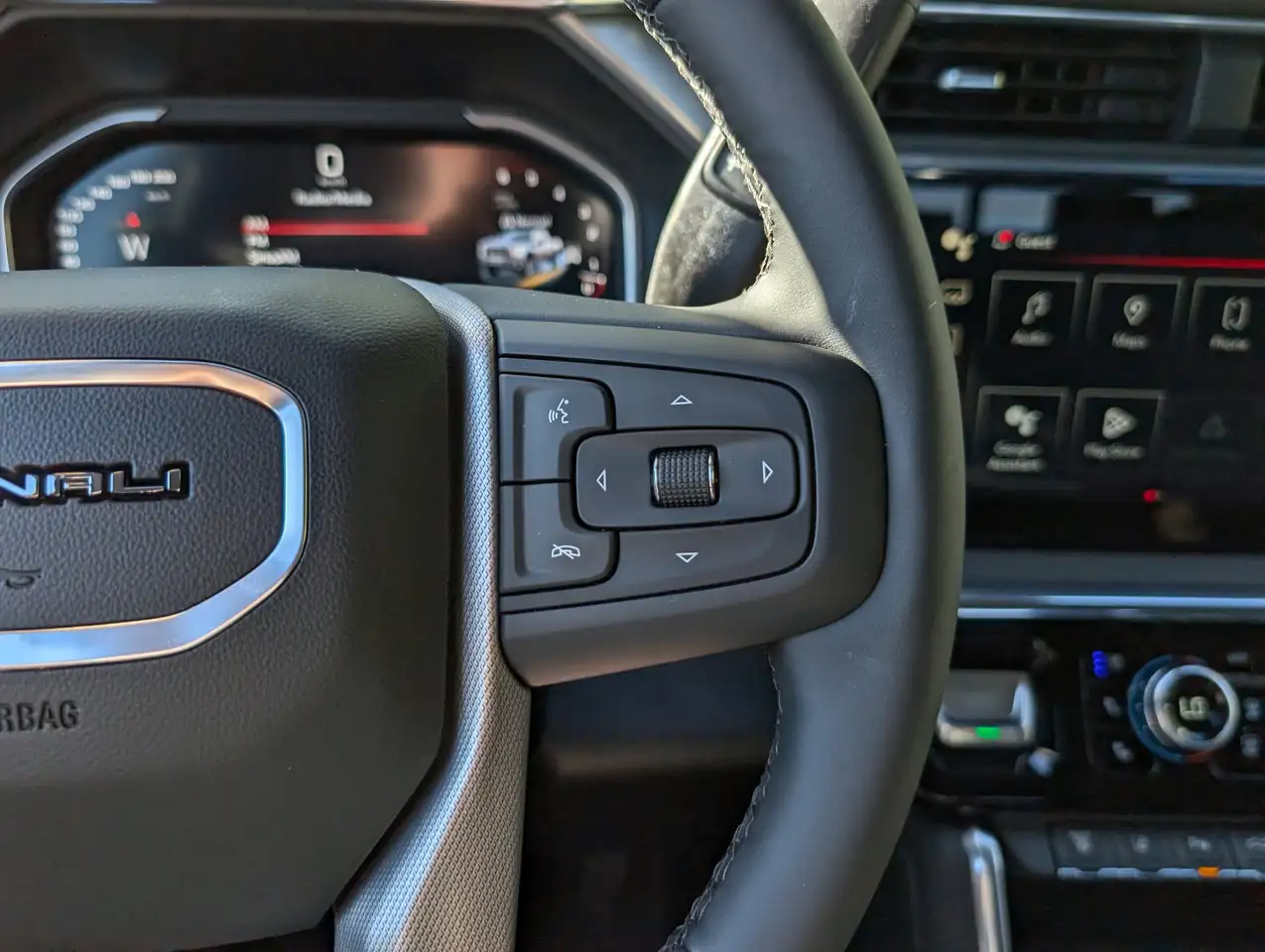 GMC Sierra 3500HD снимка GMC Sierra 3500HD