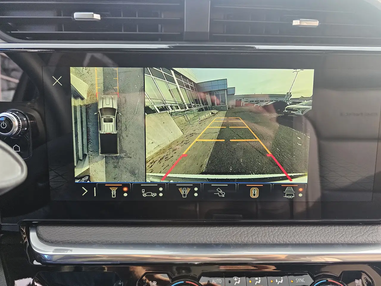 GMC Sierra 3500HD снимка GMC Sierra 3500HD