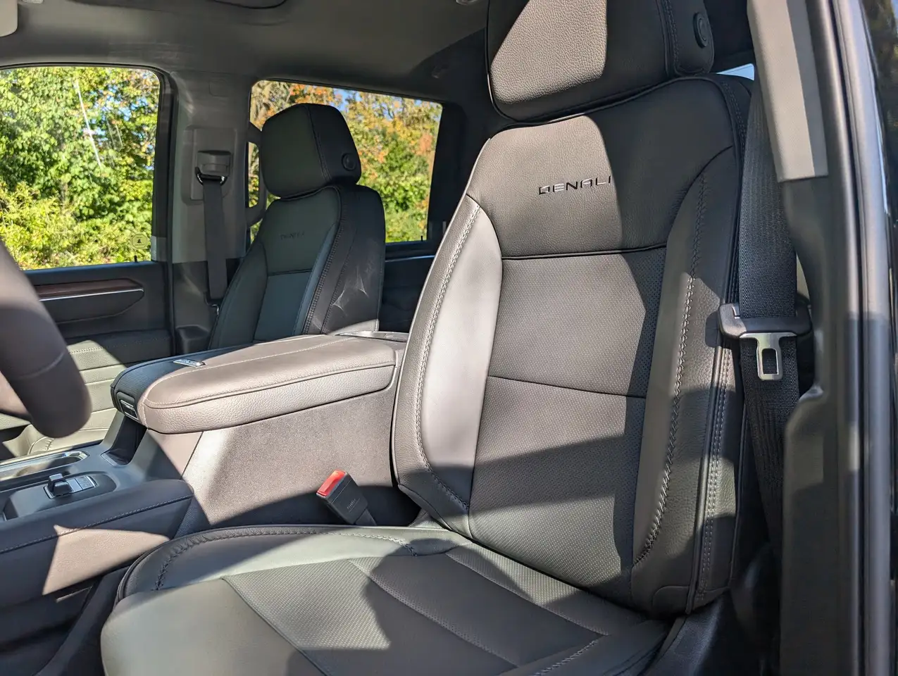 GMC Sierra 3500HD снимка GMC Sierra 3500HD