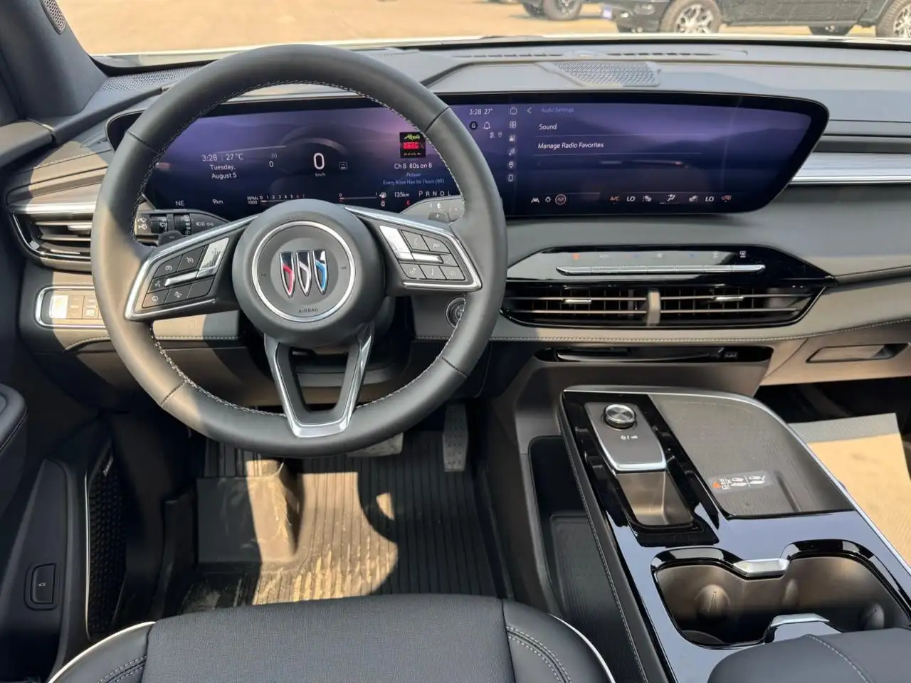 Buick Enclave снимка Buick Enclave